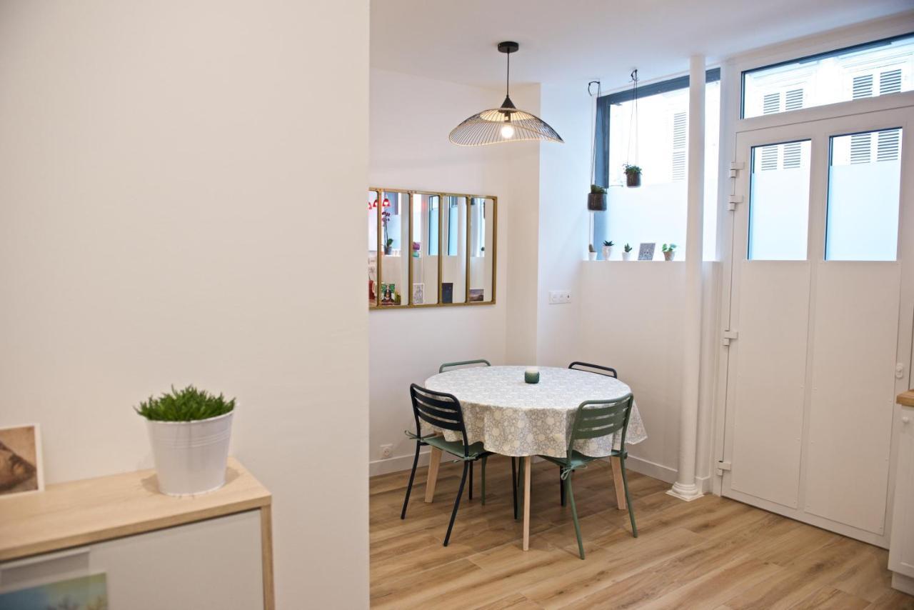 Charming Parisian Apartment With Air Conditioning - Climatisation & 2 Bedrooms - Batignolles Paris Exteriör bild